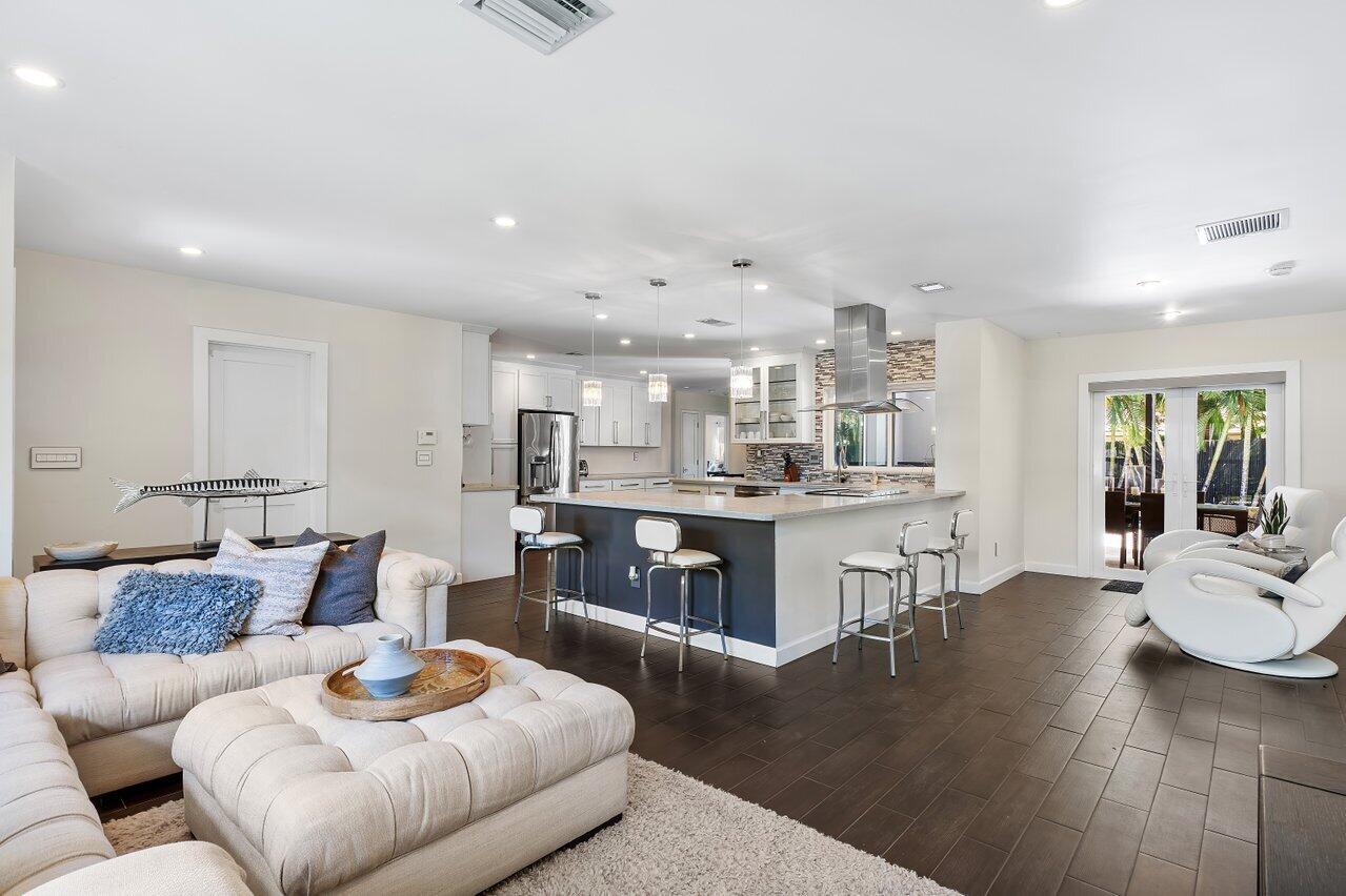 855 Berkley Street Boca Raton, FL 33487 - Photo 8 of 48 008-855BerkleyStreet-BocaRaton-FL-33487-