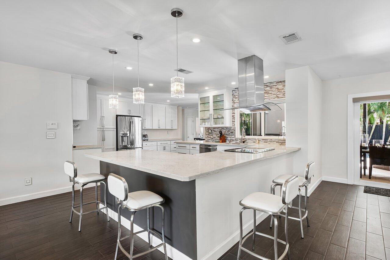 855 Berkley Street Boca Raton, FL 33487 - Photo 9 of 48 009-855BerkleyStreet-BocaRaton-FL-33487-