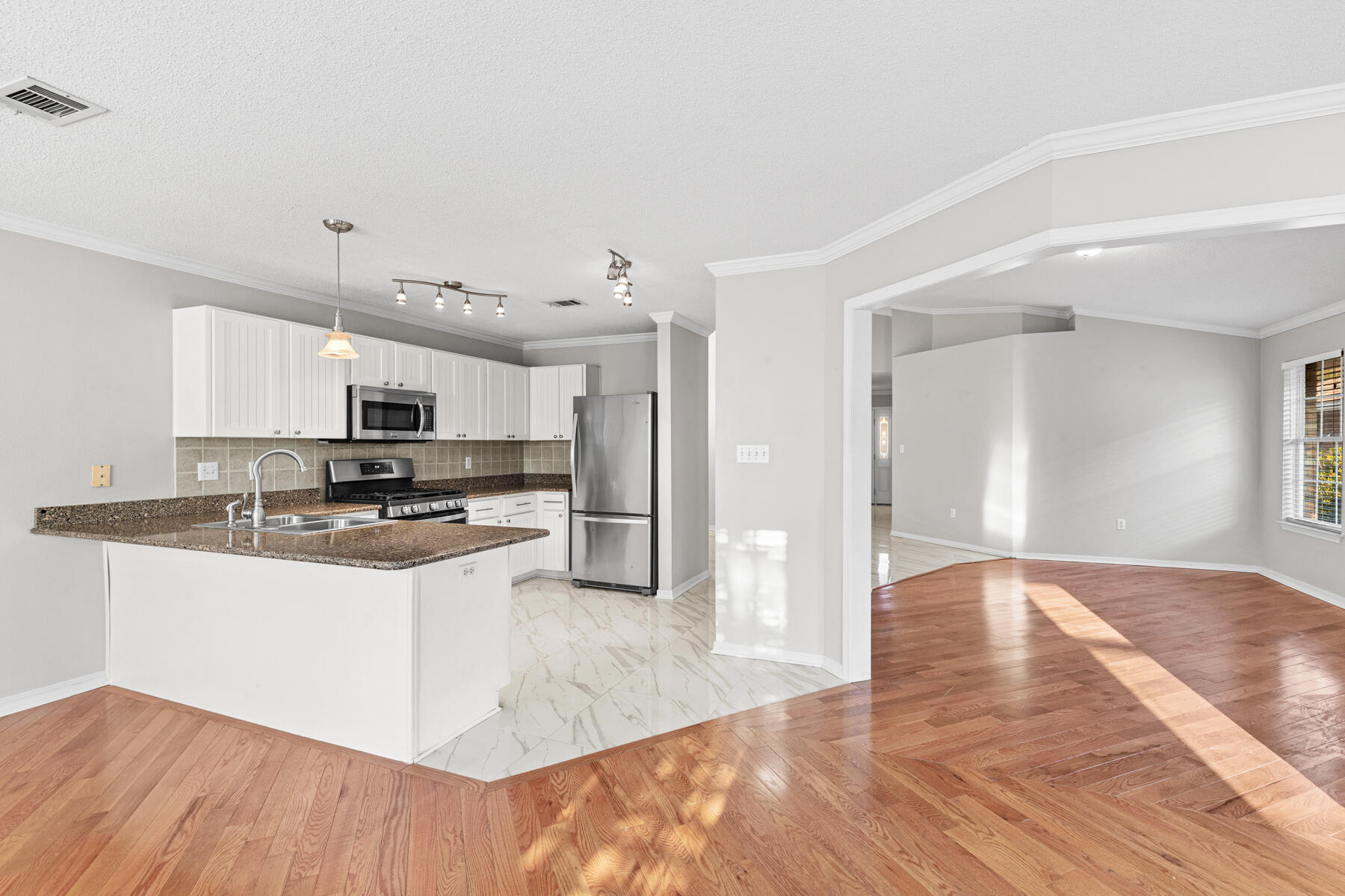 4666 Sunsail Circle Destin, FL 32541 - Photo 41 of 41 a kitchen with stainless steel appliances a refrigerator and a stove top oven