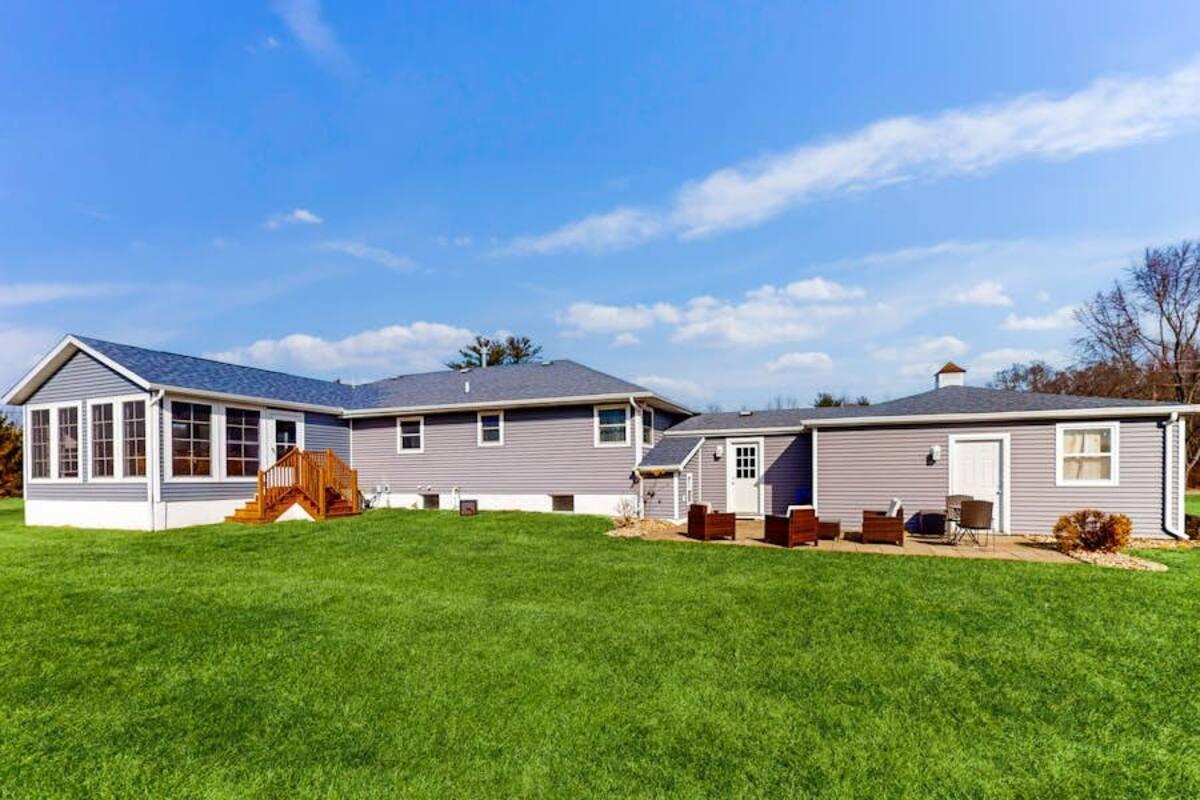 3892 Snow Road Bridgman, MI 49106 - Photo 2 of 40 46e0d354-8be3-4d72-8068-477172cc735a