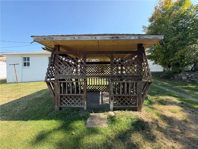 a view of empty room