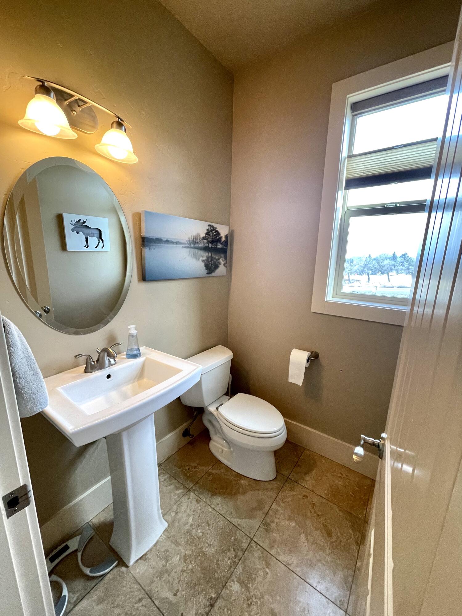 2436 Frontage Road Klamath Falls, OR 97601 - Photo 14 of 46 4BED8329-13DF-4CEA-A2A0-3D9E27CD386A