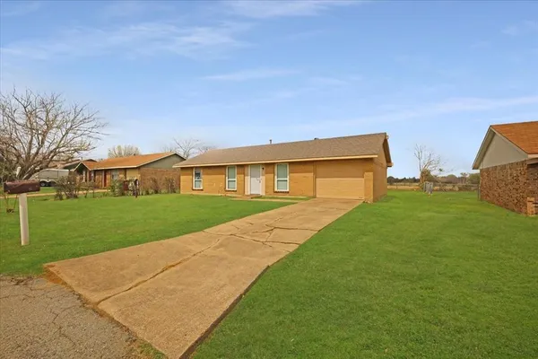 $185,000 | 2114 Sunset Drive, Brookston, TX 75421