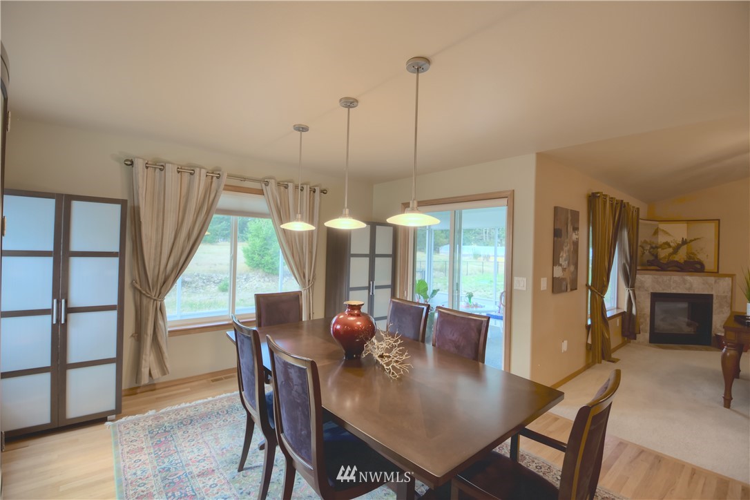 12431 Moes Road Southeast Rainier, WA 98576 - Photo 9 of 25 Gallery Image 9