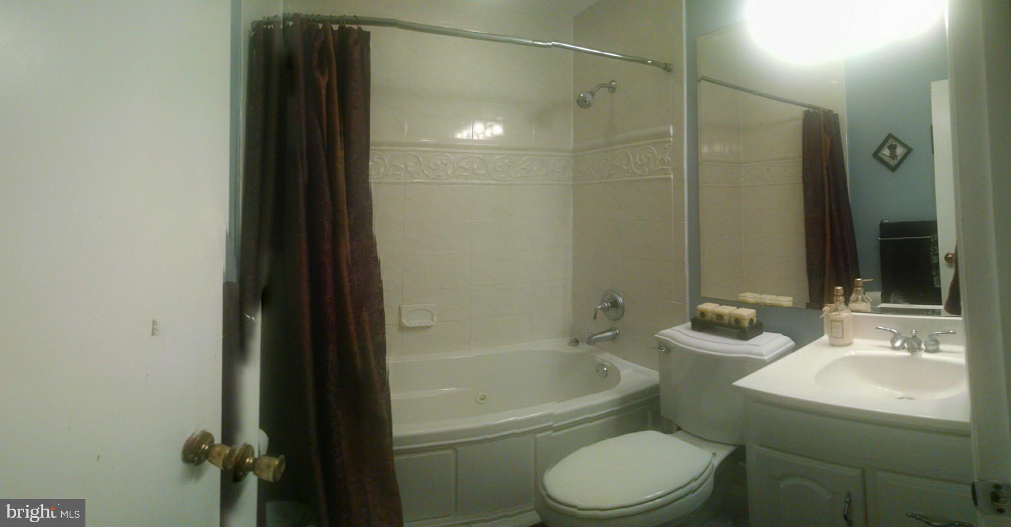 13714 Gilbert Road Woodbridge, VA 22193 - Photo 14 of 30 Bath