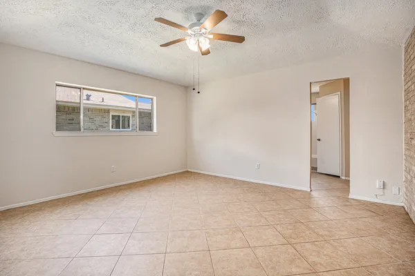 $275,000 | 454 Buoy Road, Houston, TX 77598