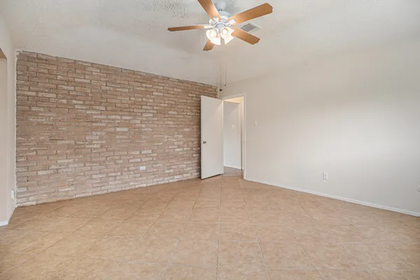 $275,000 | 454 Buoy Road, Houston, TX 77598