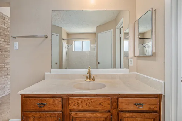 $275,000 | 454 Buoy Road, Houston, TX 77598