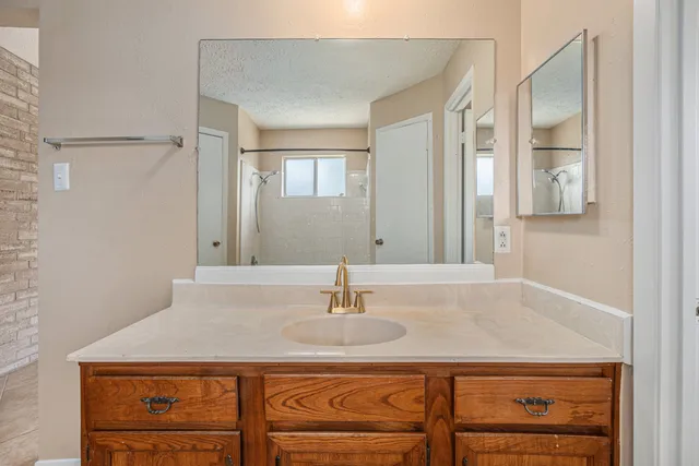 $280,000 | 454 Buoy Road, Houston, TX 77598