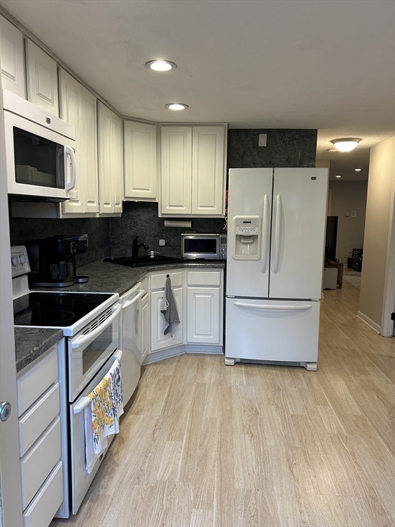 83 Nicholas Road, Unit D Framingham, MA 01701 - Photo 4 of 12