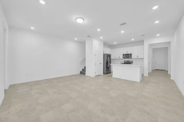 $2,850 | 7582 Southwest Linus Lane, Stuart, FL 34994