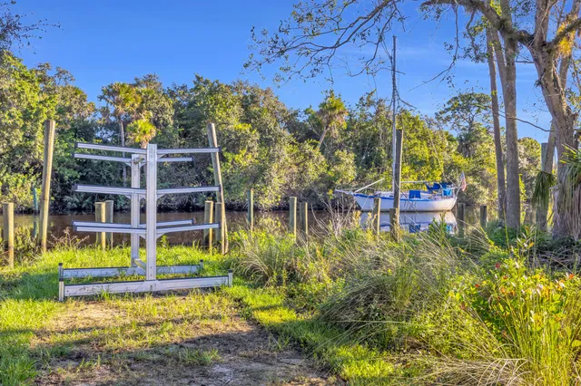 $2,850 | 7582 Southwest Linus Lane, Stuart, FL 34994