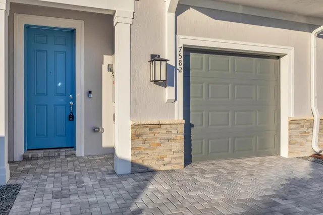 $2,850 | 7582 Southwest Linus Lane, Stuart, FL 34994