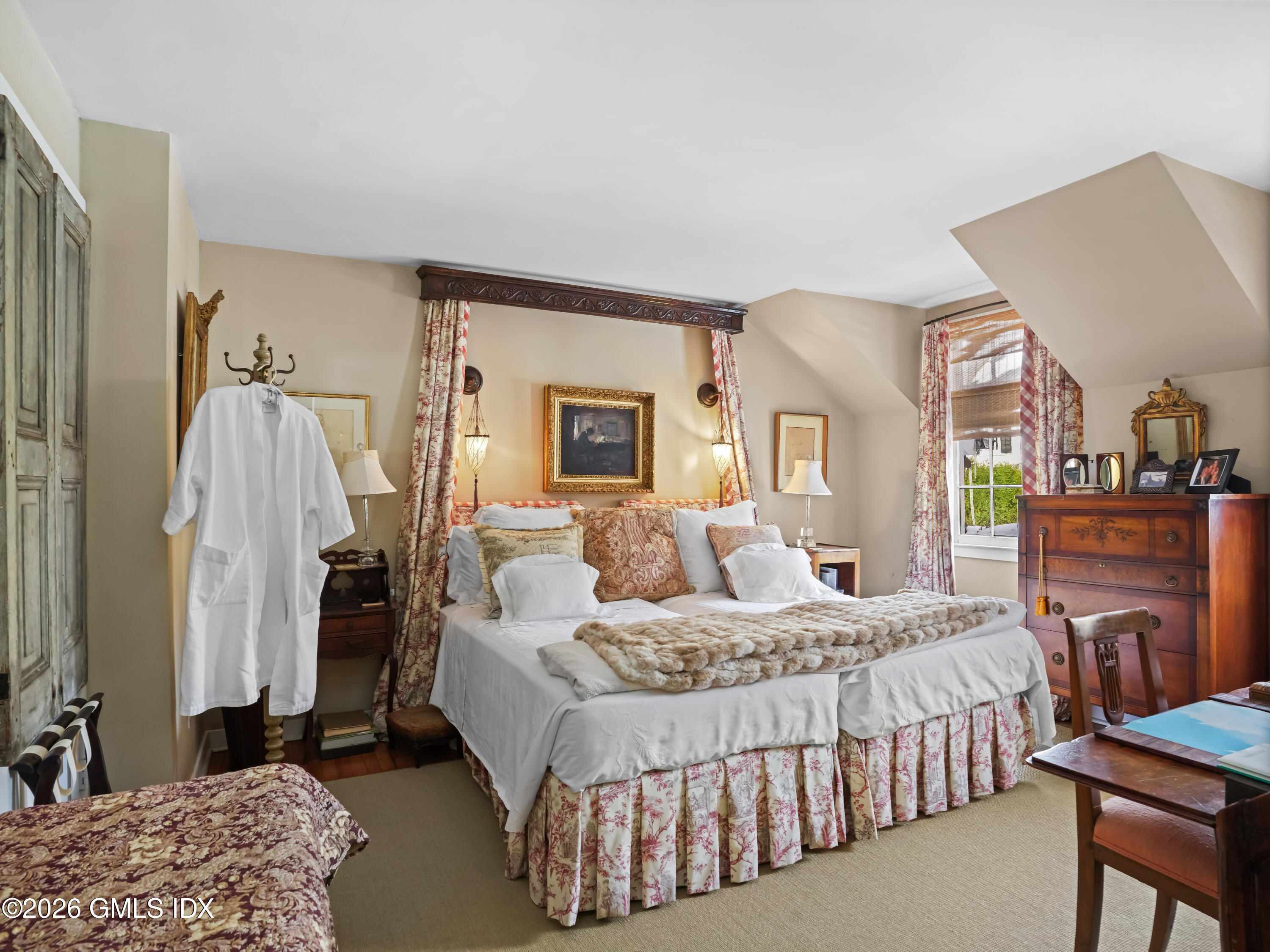 332 Riversville Road Greenwich, CT 06831 - Photo 16 of 23 3 S Guest Bdrm facing bed