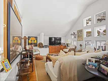 $2,395,000 | 332 Riversville Road, Greenwich, CT 06831