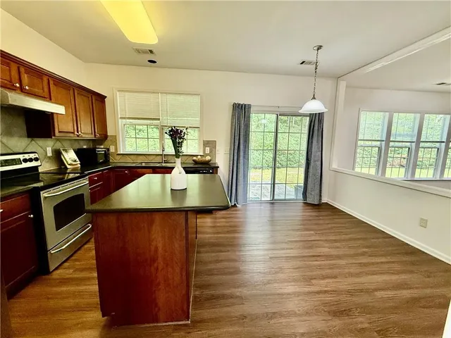 $2,450 | 613 Friars Head Court Northeast, Suwanee, GA 30024