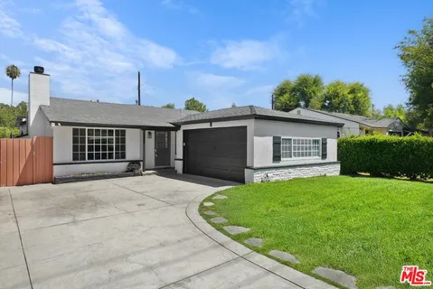 $1,049,000 | 5350 Fallbrook Avenue, Woodland Hills, CA 91367