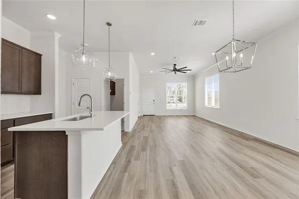$305,000 | 1919 Pinemont View Drive, Bryan, TX 77807