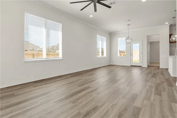 $305,000 | 1919 Pinemont View Drive, Bryan, TX 77807