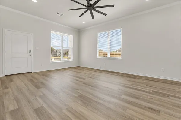 $305,000 | 1919 Pinemont View Drive, Bryan, TX 77807