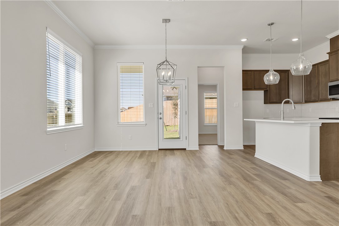 1919 Pinemont View Drive Bryan, TX 77807 - Photo 9 of 28 Dining