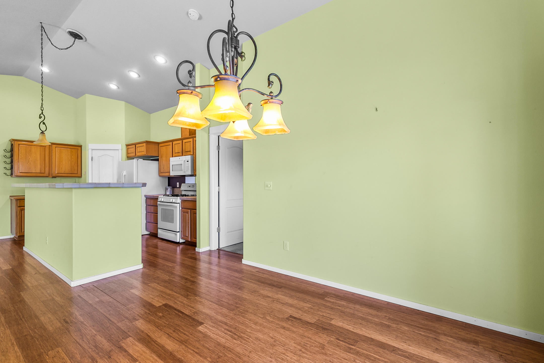 3620 Southwest 30th Street Redmond, OR 97756 - Photo 12 of 33 2021_06_29_3620_sw_30th_rdm-12