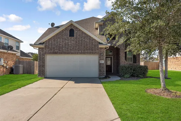 $2,400 | 204 Echo Brook Lane, Dickinson, TX 77539
