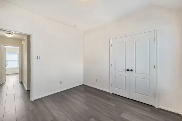 $2,400 | 204 Echo Brook Lane, Dickinson, TX 77539