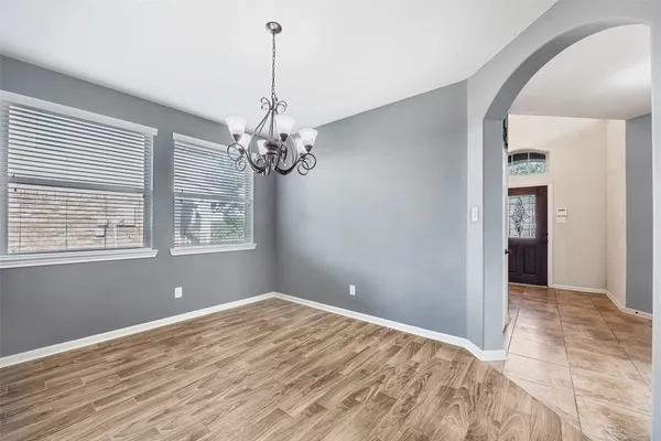 $2,400 | 204 Echo Brook Lane, Dickinson, TX 77539
