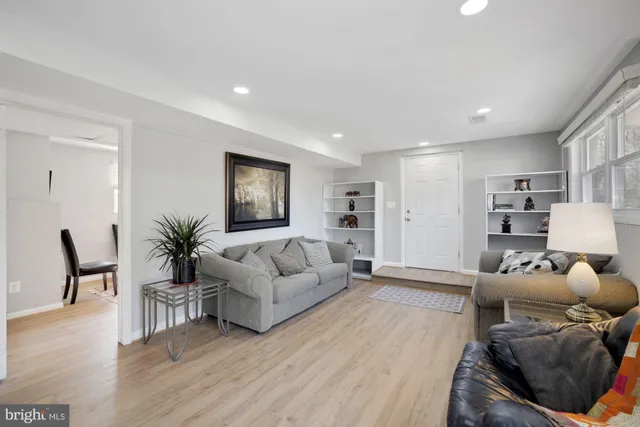 $2,000 | 8418 Stonewall Drive, Vienna, VA 22180