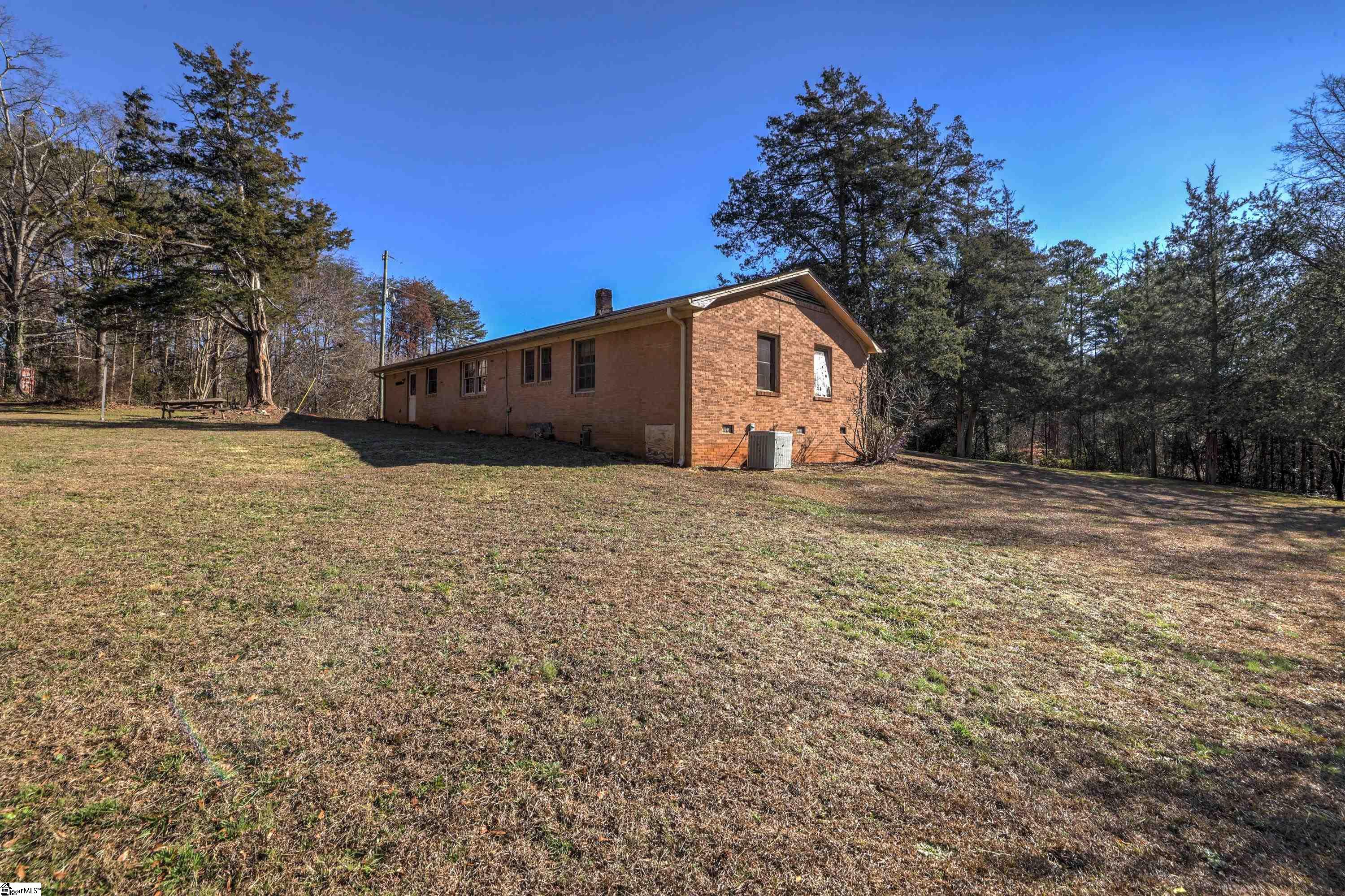 529 Miller Road Greenville, SC 29607 - Photo 4 of 23 Gallery Image 4
