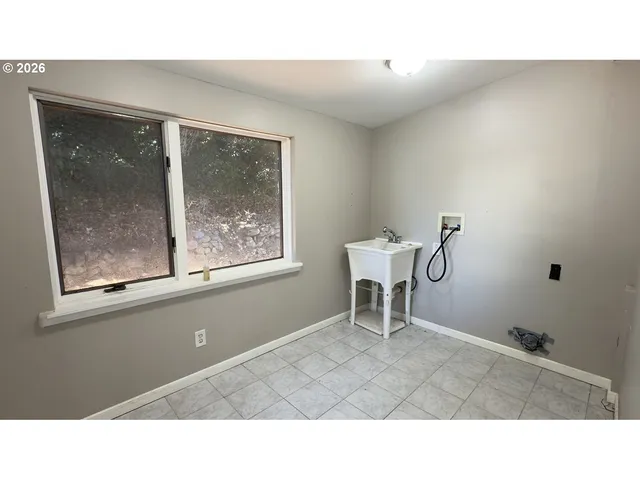 $455,000 | 627 West Marine Drive, Astoria, OR 97103