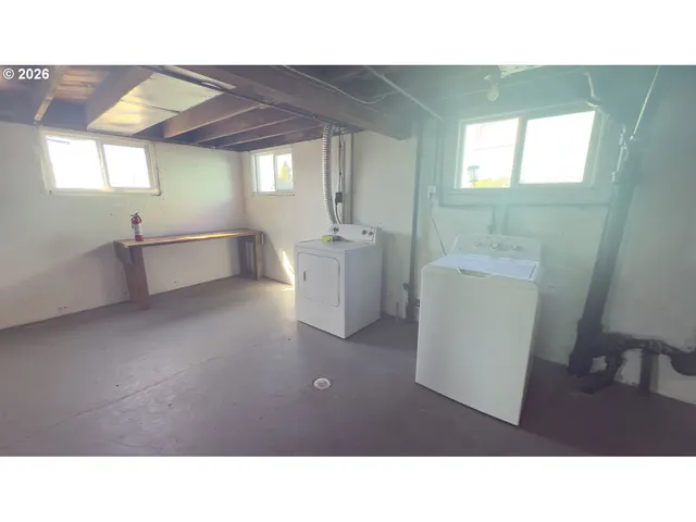 $455,000 | 627 West Marine Drive, Astoria, OR 97103