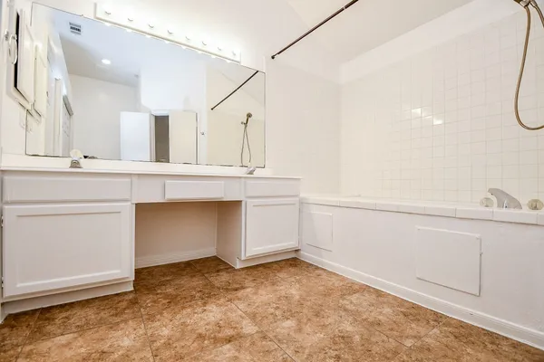 $1,700 | 7130 River Garden Drive, Houston, TX 77095