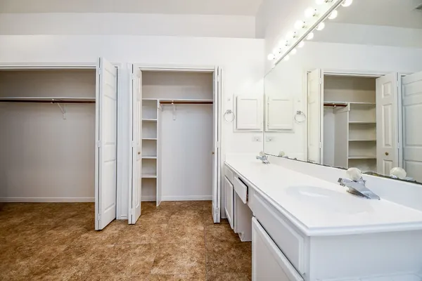 $1,700 | 7130 River Garden Drive, Houston, TX 77095