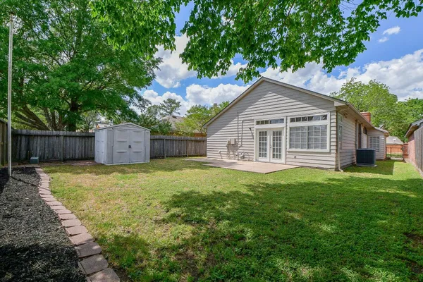 $1,700 | 7130 River Garden Drive, Houston, TX 77095