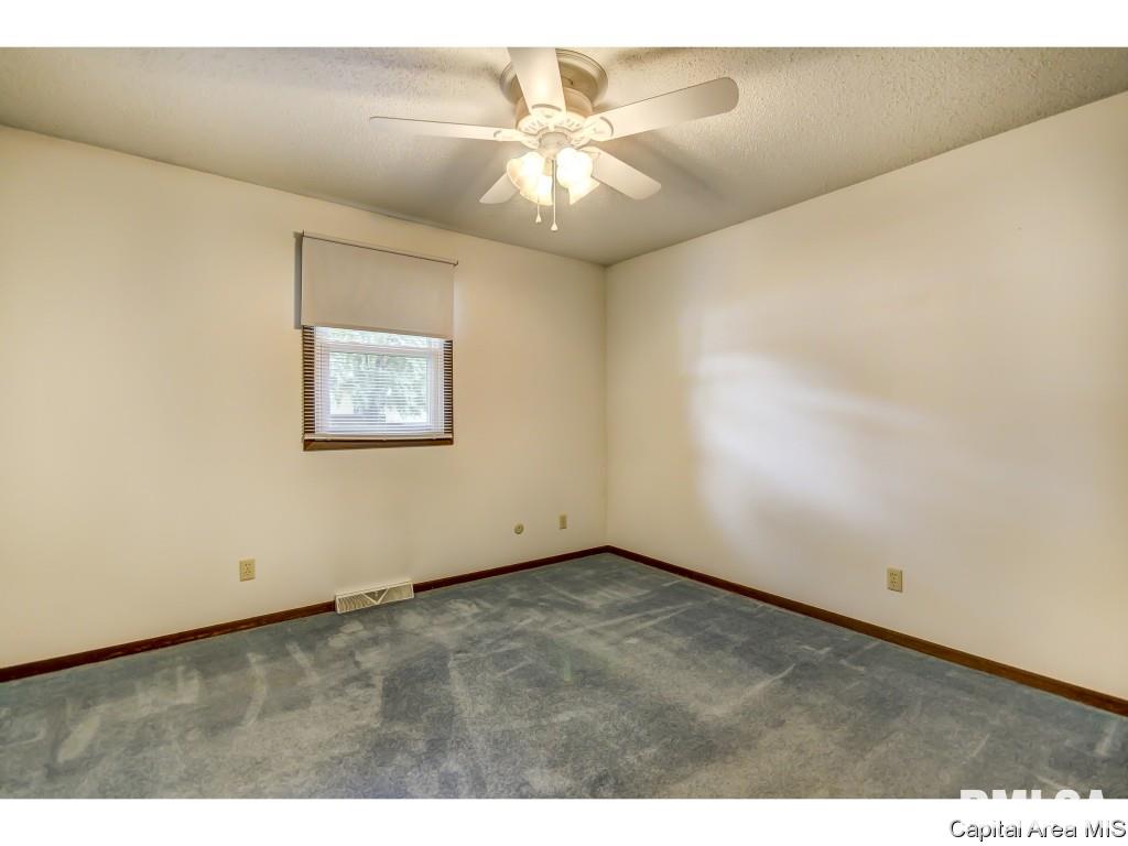 3029 Selkirk Road Springfield, IL 62702 - Photo 16 of 36