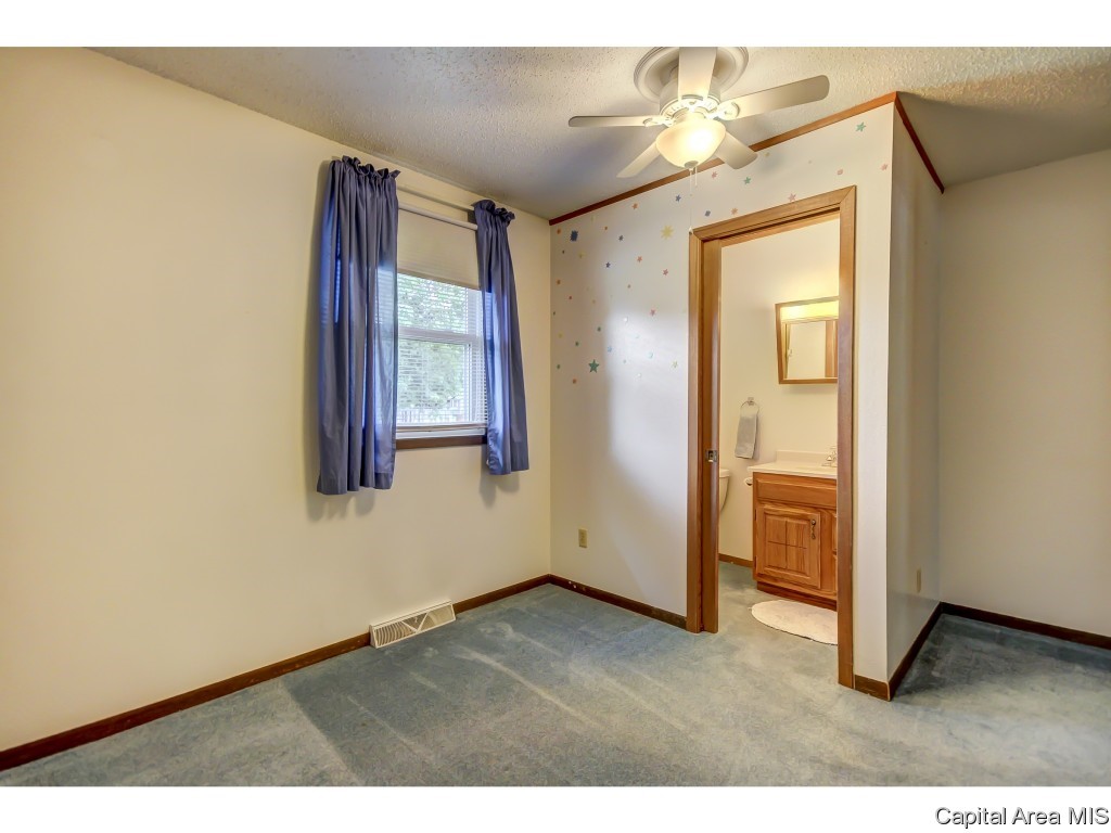3029 Selkirk Road Springfield, IL 62702 - Photo 23 of 36