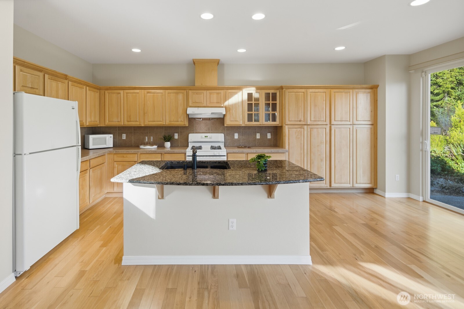 24036 Northeast Adair Road Redmond, WA 98053 - Photo 12 of 40