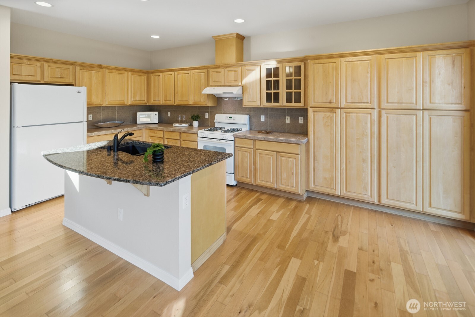 24036 Northeast Adair Road Redmond, WA 98053 - Photo 13 of 40