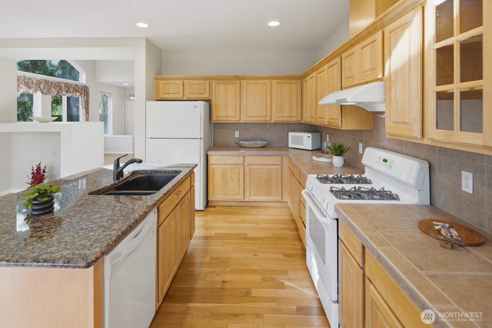 24036 Northeast Adair Road Redmond, WA 98053 - Photo 14 of 40