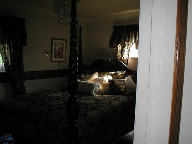 7273 Cardinal Road Algonac, MI 48001 - Photo 15 of 17 31107921-14.JPG
