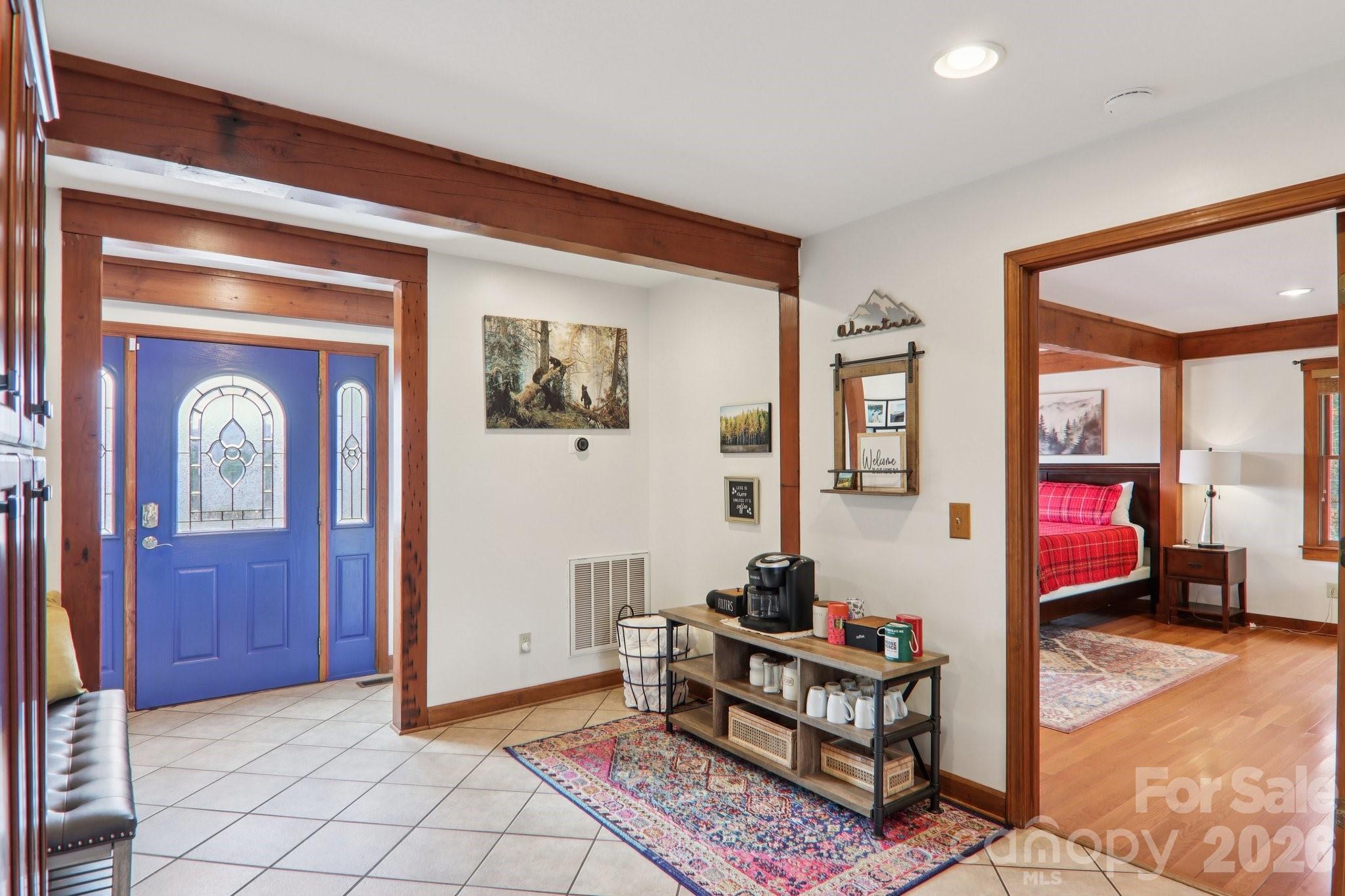 28 Nantahala Ridge Bryson City, NC 28713 - Photo 11 of 47 a living room with furniture