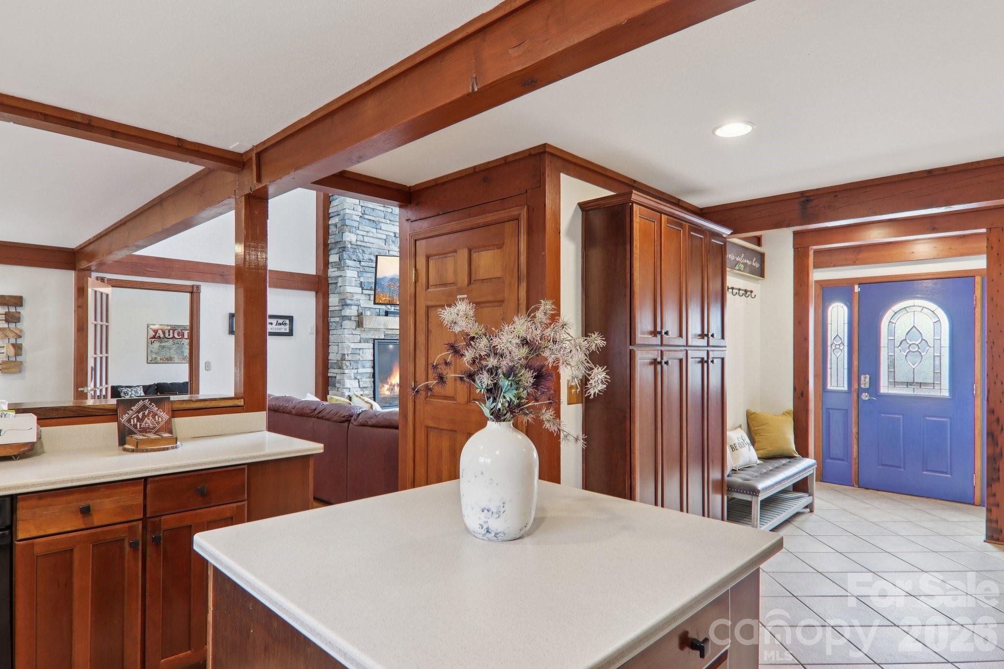 28 Nantahala Ridge Bryson City, NC 28713 - Photo 18 of 47 a kitchen that has a table and chairs in it