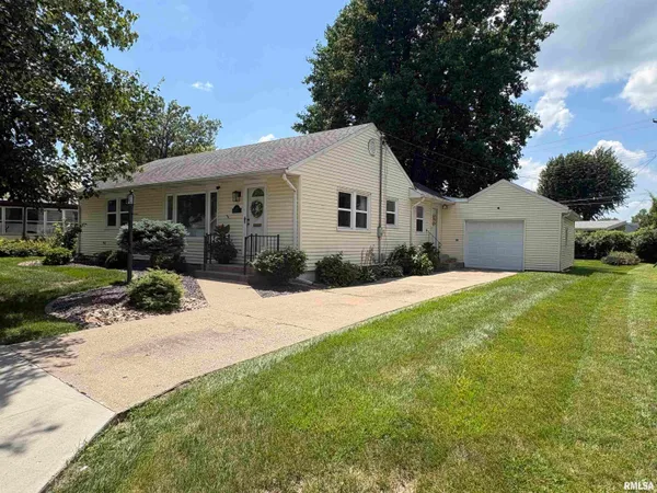 $172,500 | 514 West Holford Drive, Quincy, IL 62301