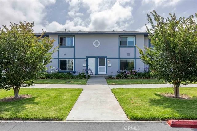 $719,900 | 16509 Caballero Lane, Unit 30B, Huntington Beach, CA 92649