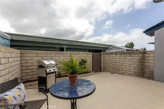 $719,900 | 16509 Caballero Lane, Unit 30B, Huntington Beach, CA 92649