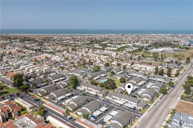 $719,900 | 16509 Caballero Lane, Unit 30B, Huntington Beach, CA 92649