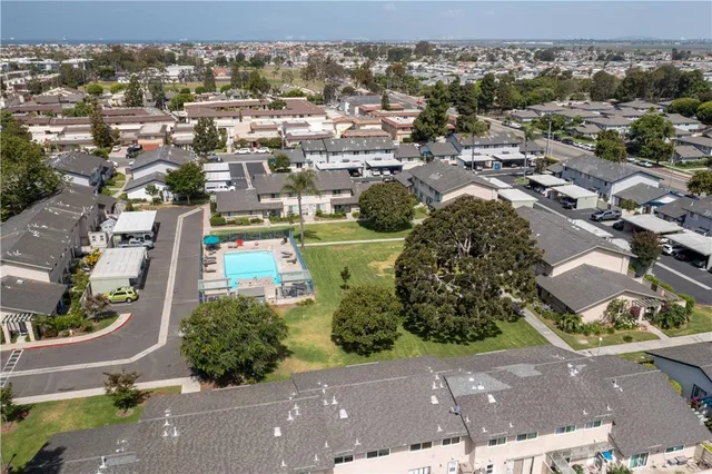 $719,900 | 16509 Caballero Lane, Unit 30B, Huntington Beach, CA 92649