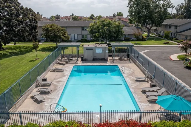 $719,900 | 16509 Caballero Lane, Unit 30B, Huntington Beach, CA 92649